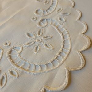 Vintage embroidered linen table runner.